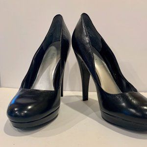Nine West Black Leather Pumps Sz. 9.5